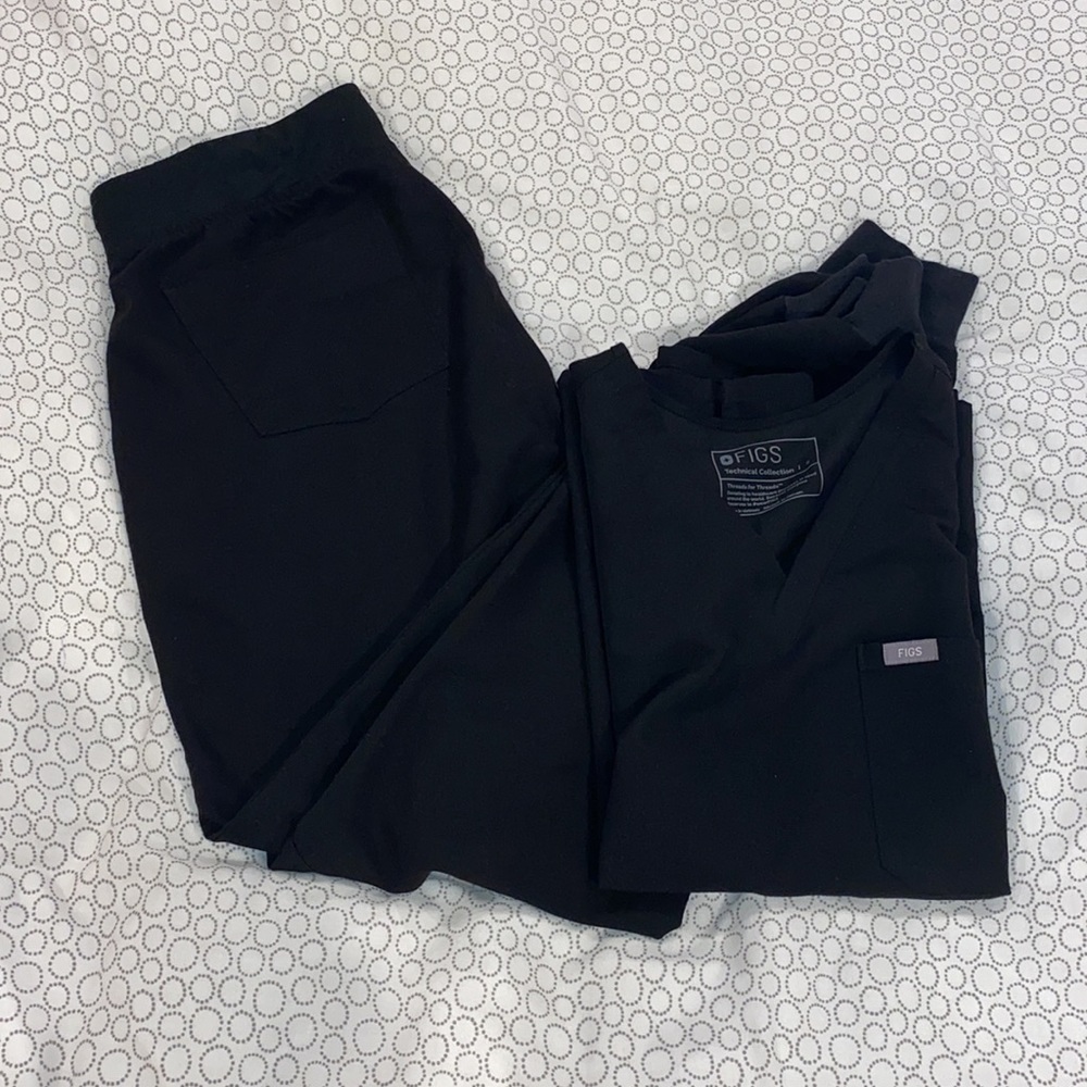 Figs Scrub Set